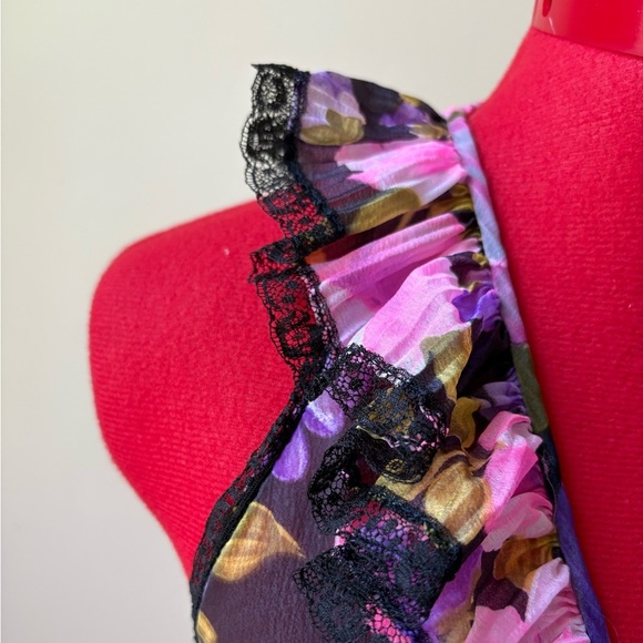 Vintage Floral Lingerie​ - Picture 3 of 12